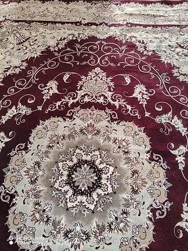 kovralit: - Məhsul: Klassik naxışlı xalça - Rəng palitrası: Bordo fon üzərində — 1