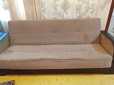 Qonaq otağı üçün yumşaq mebel dəsti: 1 ədəd üçyerlik divan və 2 ədəd