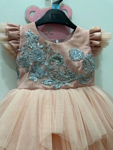 prakata donlar: Tikilmə paltardir. 100 manatdan yuxarı başa gəlib. iki dəfə geyinilib — 3