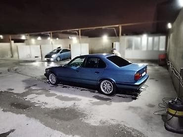 bmw e60: BMW 5 series: 2 l | 1993 il Sedan — 3