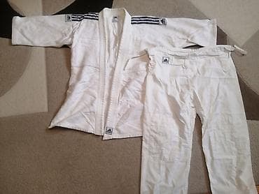 Kimono (judo). Əla vəziyyətdədir. Yenidən seçilmir. 1-2 dəfə geyilib