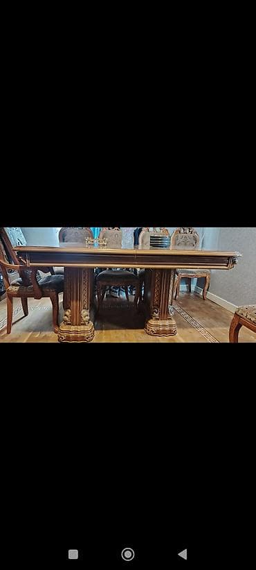 balkon stul: Açılan masa dəsti . 220 AZN. 8 stulu var Stulların təmirə ehtiyacı — 2