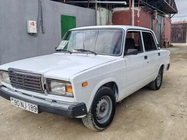 vaz: VAZ 2107, ağ rəng, sedan kuzov. Xüsusiyyətlər: - Klassik “07” — 6