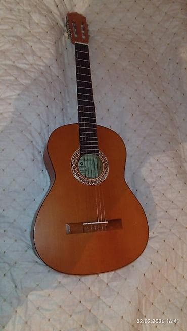 Охота и рыбалка: Klassik akustik gitara Tecili satilir!! Çexol ile birlikte! — 1