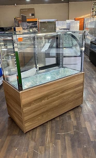 Şüşə vitrinli servis tezgahı – mağaza, kafe, restoran və şirniyyat