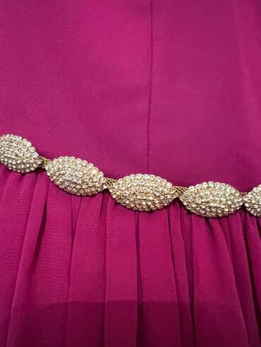 sade donlar: 34-36 olcuye uygundur.1 defe geyinmisem bacimin xina gununde.Rengi — 4