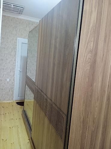 divar ref: Qonaq otağı üçün vitrin və sürgülü qapılı şkaf dəsti - Material — 2