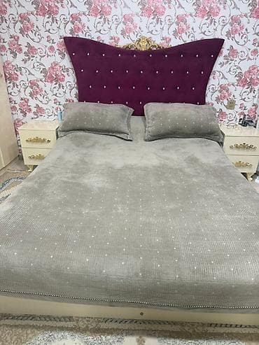 matras satisi: F99Taxt satılır tumbalarla birlikdə cəmi 190₼. Matrası və bazası — 1