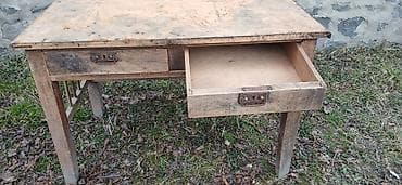 ağac gulləri: Açılmayan, Taxta, Dördbucaq masa — 2