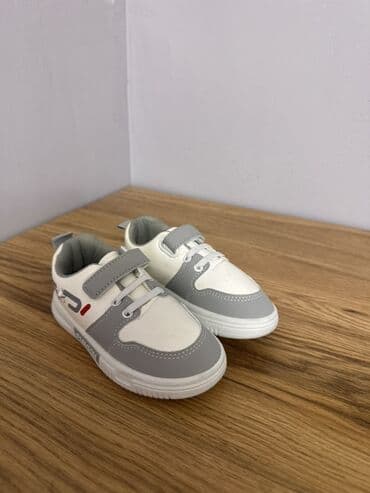 детские вязаные кеды: Uşaq idman ayaqqabısı 27-28 ölçüyə uyğundur - Rəng: ağ və boz — 1