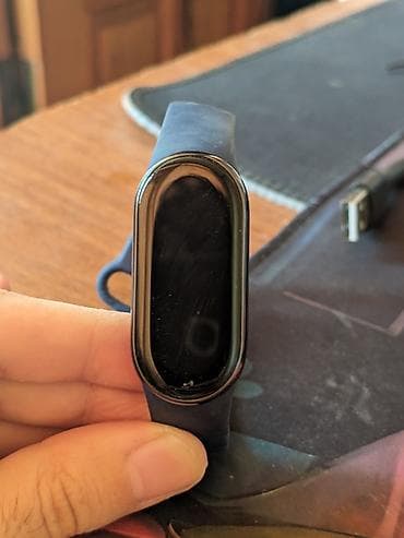 Xiaomi mi band 8, ekran isleyir, sensor yox, qiymeti 15 azn asagi yeri