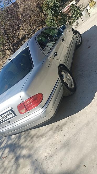 mercedes 2.0 dizel motor: Mercedes-Benz E 200 (W210) sedan - Kuzov: 4 qapılı sedan, gümüşü rəng — 3