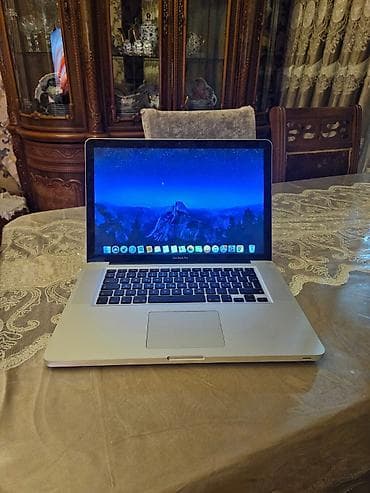 Apple MacBook: Apple MacBook Pro 15" (Mid 2010) - Ekran: 15.4" LED, MacBook Pro — 1
