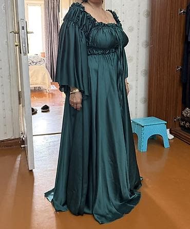 ziyafet donlari: Zümrüd yaşıl rəngdə uzun ziyafət/abiyə don Elastik olduğuna görə — 2