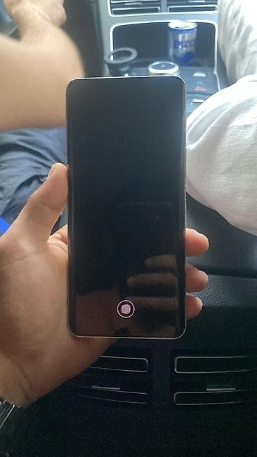 xiaomi note 15 pro plus: Smartfon – ağ krokodil teksturalı arxa qapaqlı, dairəvi kamera modullu — 4