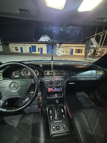 bmw e36 kuza: Mercedes-Benz C 180: 1.8 l | 1995 il Sedan — 6