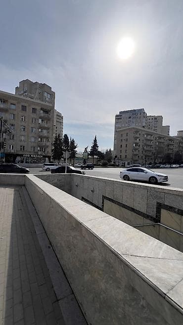 Kommersiya daşınmaz əmlakının satışı: Kiosklar icarəyə verilir Məkan: - Elmlər metrosu yaxınlığı, İncəsənət — 6