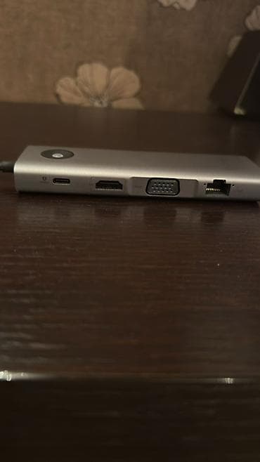 ana: ORICO USB‑C çoxportlu hub/dok stansiyası Xüsusiyyətlər və portlar: - — 1