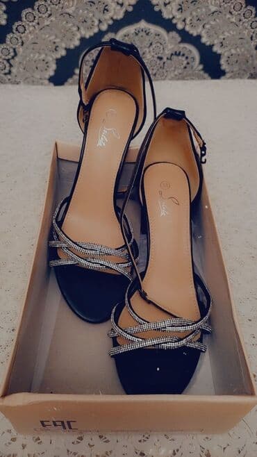 Botinka və botilyonlar: Ölçü: 38, rəng - Qara, Yeni — 2