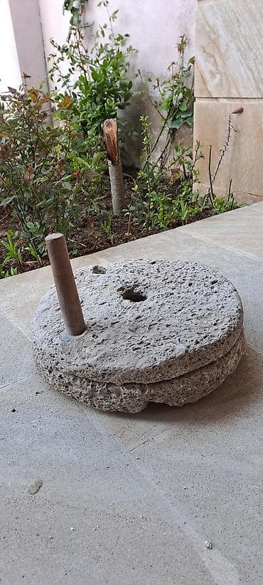 mini dəyirman: Daş əl dəyirmanı (2 daşlı komplekt) - Material: təbii vulkanik/poroz — 1