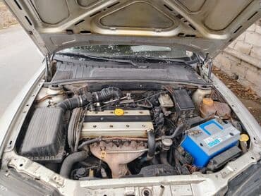 masin tozsorani: Opel Vectra B sedan - Kuzov: 4 qapılı sedan, gümüşü rəng - Mühərrik — 6