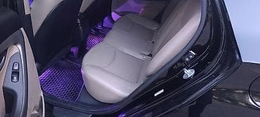 kia rio diffuser: Hyundai Elantra sedan – qara rəng, aerodinamik kuzov xəttləri və LED — 8