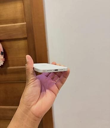 apple ipad 11: IPhone 16, 128 GB, Ağ, Zəmanət, Simsiz şarj, Face ID — 6