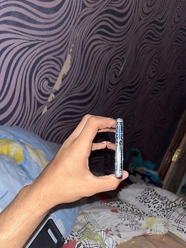 philips xenium 9@9h: Samsung Galaxy Note 8, 64 GB, rəng - Qara, Qırıq, Düyməli, Sensor — 5