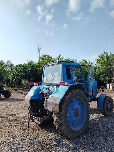 ev masin: Traktor MTZ-50 (mavi, kabinli) - Güclü dizel mühərrik, ön egzoz — 5