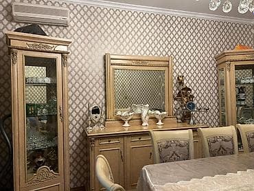 mebel alan usta: Klassik üslubda qonaq otağı mebel dəsti Tərkibi: - 2 ədəd şüşəbənd — 1