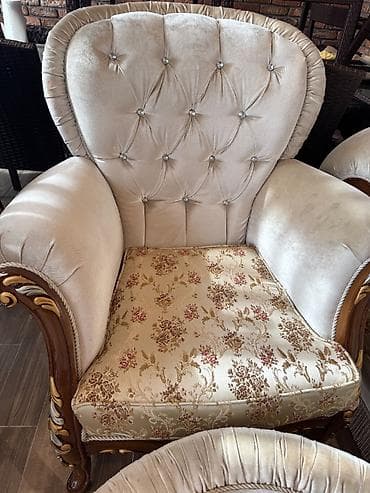 divan sifarisi: İşlənmiş, Klassik divan, 2 kreslo, Pufik, Divan, Bazasız, Açılmayan — 3