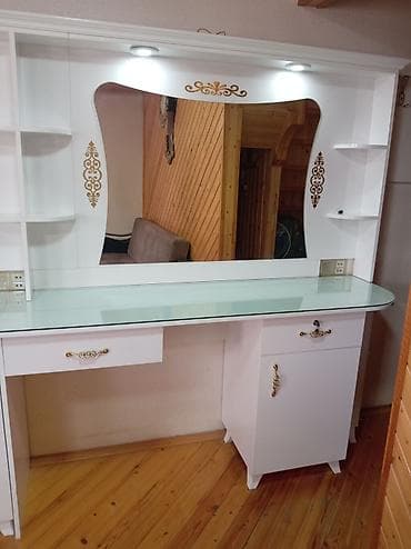 Салонные, медицинские комплекты мебели: Gözəllik salonu üçün tam dəst vizaj/berber masası - Rəng: ağ, qızılı — 2