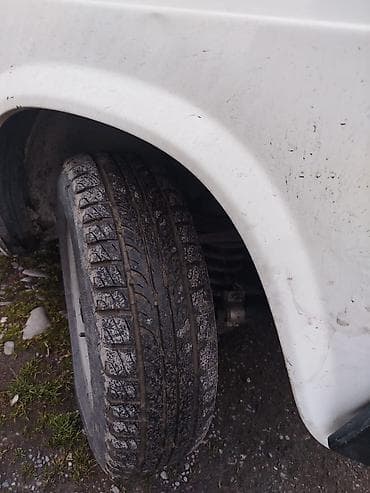 Продажа авто: VAZ 2107, ağ rəng, sedan kuzov. Texniki xüsusiyyətlər: - Benzin — 8