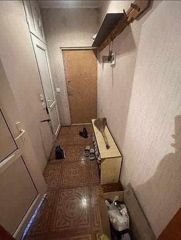 gencede ev: Ev 20 yanvar metrosuna 60-70metr məsafədədir. Evdə yaşayış üçün bütün — 3