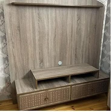 palıd: TV stendi və dekorativ panel - Material: ağac fakturalı laminat — 1