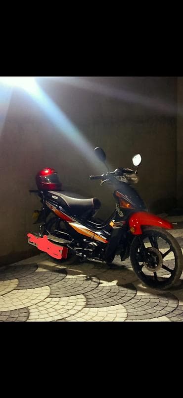 dag motorsikleti: Moon brand — 1