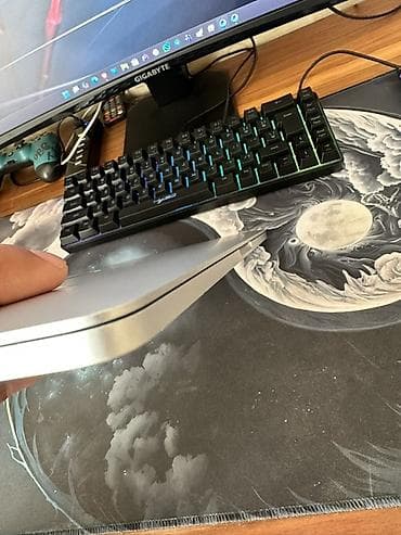 macbook pro ikinci el: Apple MacBook Air 13" (Model A1989, EMC 3214) Cpu : i5 2.3 Ghz Gpu  — 4