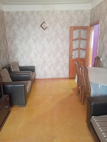 qalada ev satilir: 2 otaqlı mənzil – mebel və texnika ilə - Geniş işıqlı qonaq otağı — 2