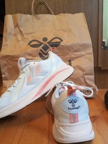 Kişi Geyimləri: QADIN 60 AZN VE USAQ 48AZN GEYINILMEYIB UŞAQ (37 VE 31 RAZMER) VE 5-10 — 2