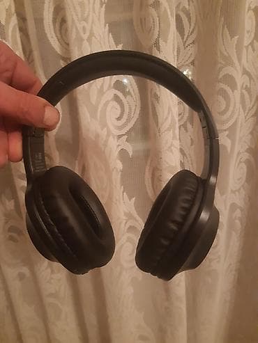 qas alan aparat: Qulaqlıq – over‑ear, qapalı tip - Rəng: qara - Forması: tənzimlənən — 1