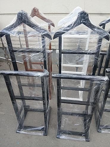 asilqan paltar: Bu, paltarların səliqəli saxlanması üçün nəzərdə tutulmuş taxta — 8