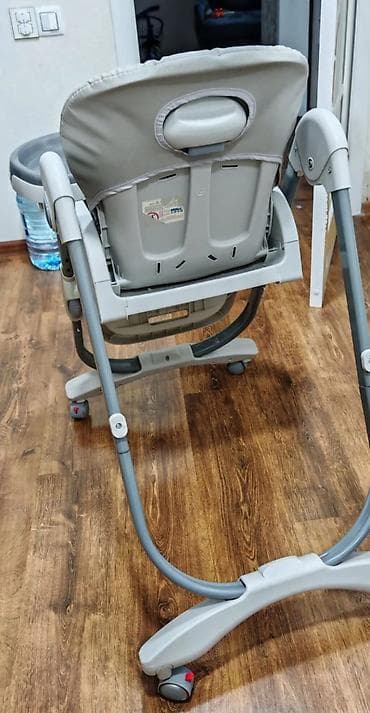 20 nomreli mekteb: Usaq stolu yaxsi veziyyetde qiymet son.Unvan Varovski — 3