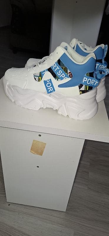 krosofka: Teze alinib razmer uygun gelmedi satilir 50 azn alinib — 1