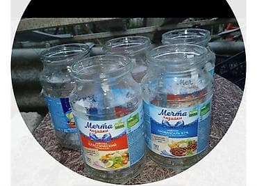 Şüşə bankalar – müxtəlif həcm və etiketlərlə - Material: qalın