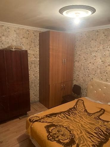 Otaqlar: (Nizami mertosunun yanı afdobus dayanacağı evin yanında) CASPİAN PLAZA — 6