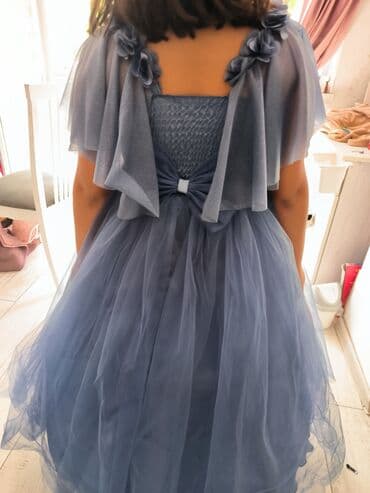 Satılır.110 azn alınıb 40 azn satılır.Bir dəfə geyinilib.Olchu 8-10