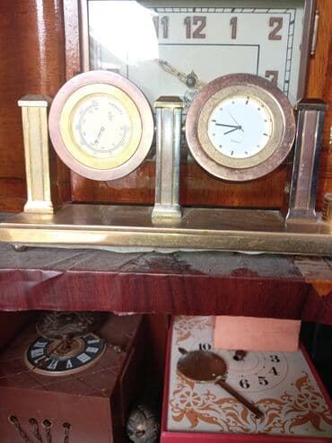 антикварные часы настенные: Məhsul: Köhnə saatlar kolleksiyası Təsvir: - Mayak divar saati: taxta — 2