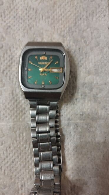 Orient antikvar saat demek olar ki istifadə olunmayıb Əcəmi metrosunun