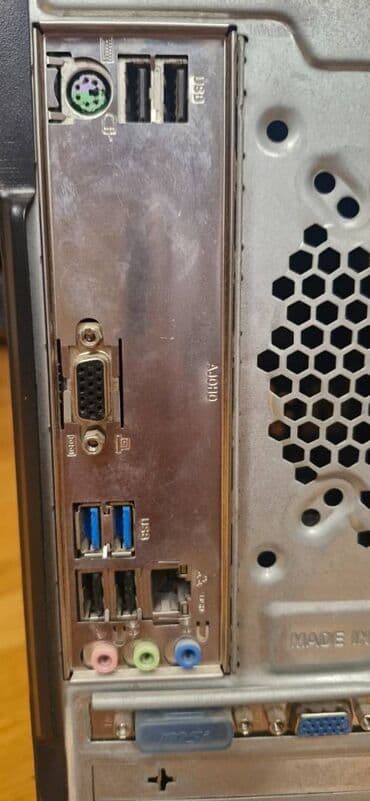 bmw 6 серия 630i mt: 2 ədəd harddisk videokart:Nvidia Geforce GT730 prosessor:Intel i3 4150 — 3