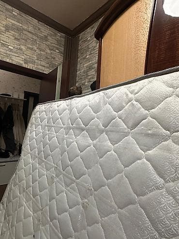 Yataq mebeli 280 Azn❗ Yaxşı vəziyyətdədir.Matras daxildir.Ünvan — 3